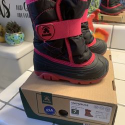 Toddler Snow Boots. Size7