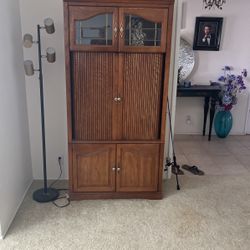Nice Wood TV Center