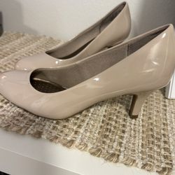 Ladies Pump Heels Size 7 1/2