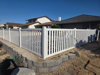 VINYL FENCE & PICKET FENCE
