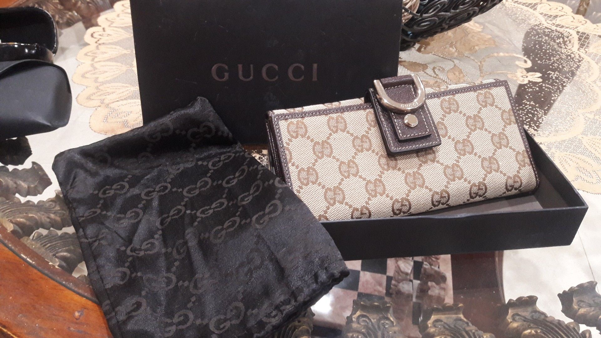 Gucci monogram D ring Wallet