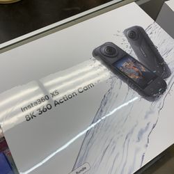Insta360 X5 Essentials Bundle