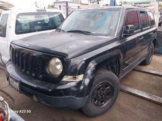 2014 Jeep  Patriot For Parts