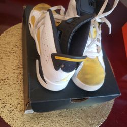 Kids Jordan Retro 6 White Yellow