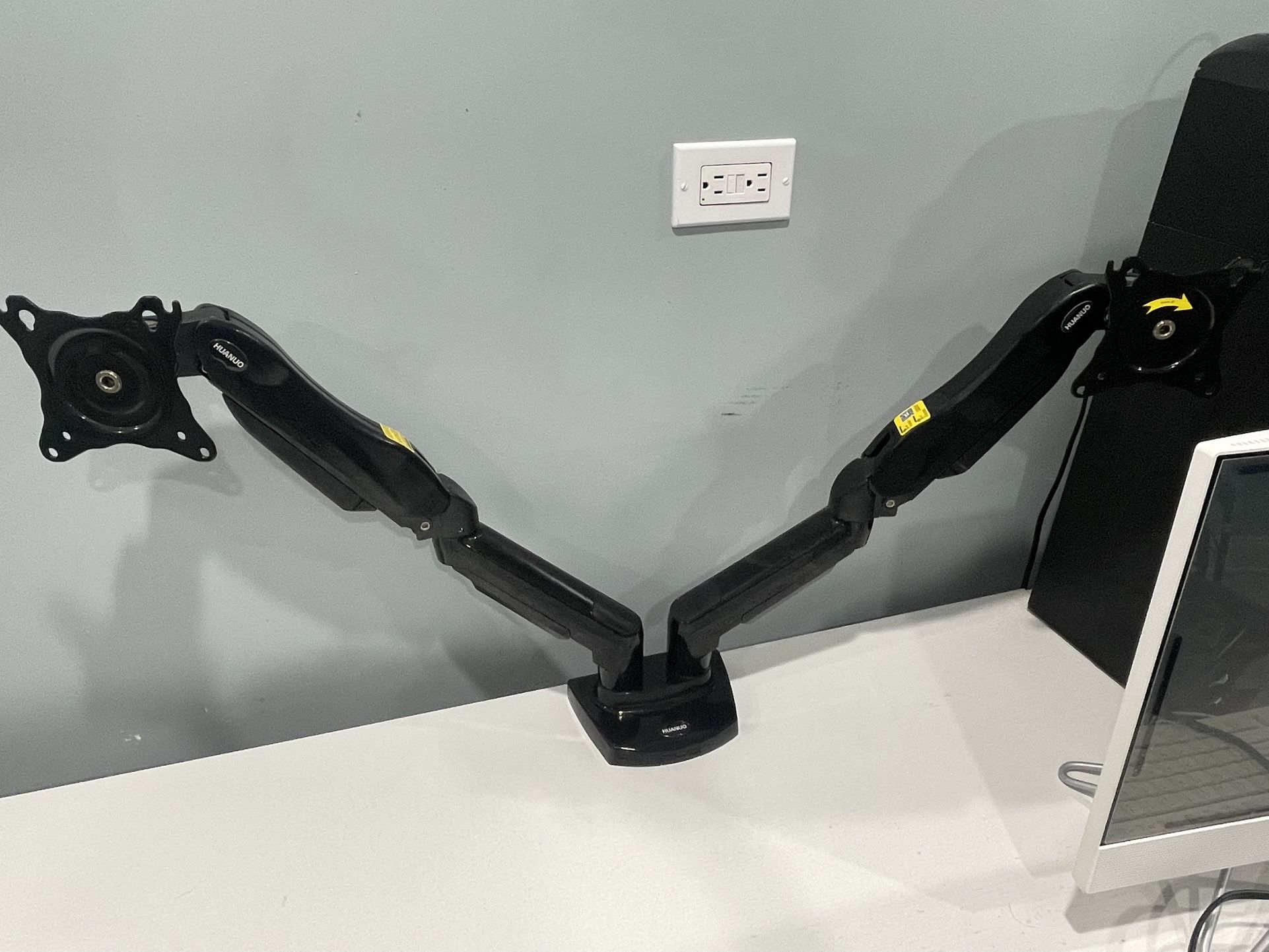 Table Desk With Dual Monitor Mount