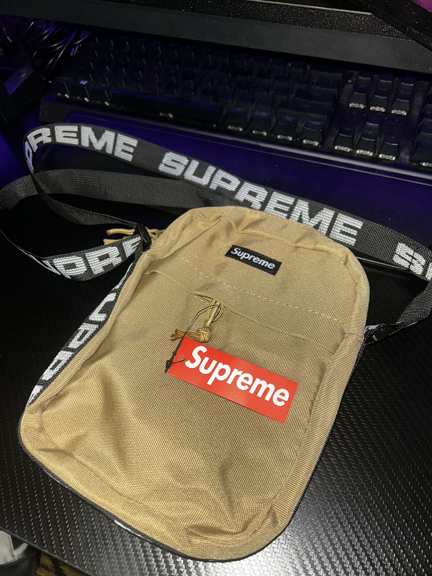 Supreme Shoulder Bag Tan/black