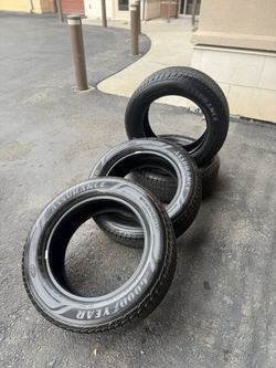 225/60 R17 Good Year