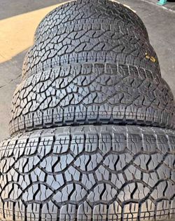 275/65/20 Goodyear Selling a set of 4 tires in excellent condition 🫡