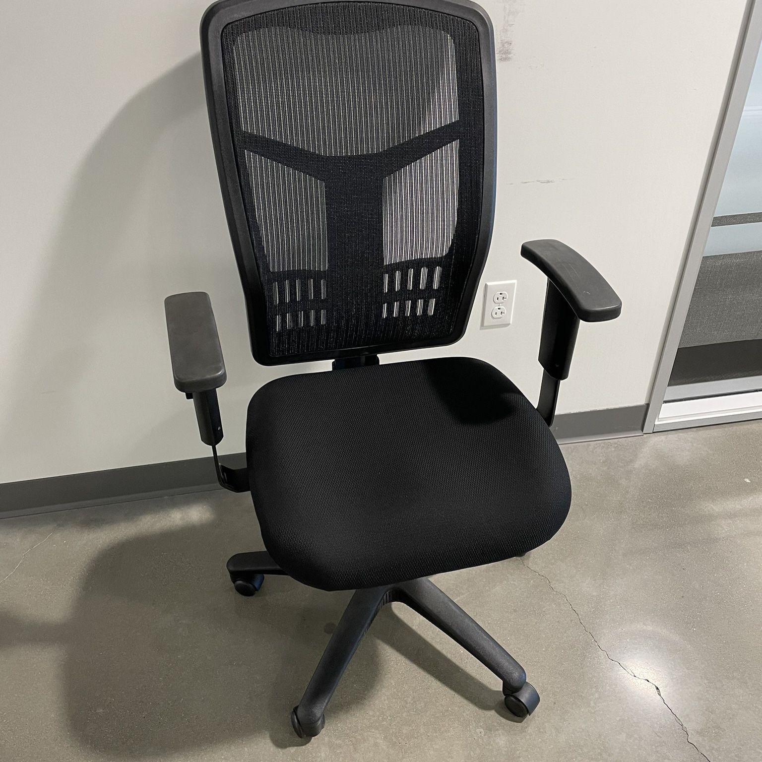 Black Office Chair- Great Condition 