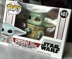 Grogu eating cookies funko pop