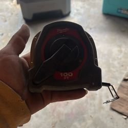 Milwaukee 100 Ft Tape
