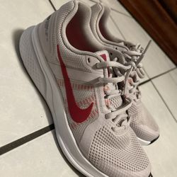 Nike Women Running Shoes Size 9