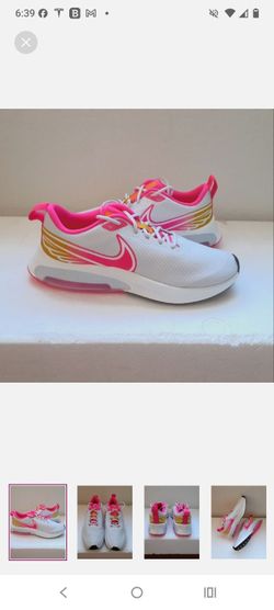 Nike multiple sizes read below