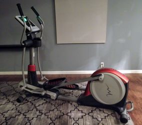FREEMOTION XTe Rear drive elliptical for Sale in Henderson NV