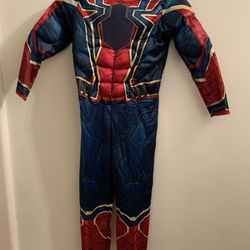 Costume Does Not Include Mask ....disfraz  .. .size 4 Y 5 