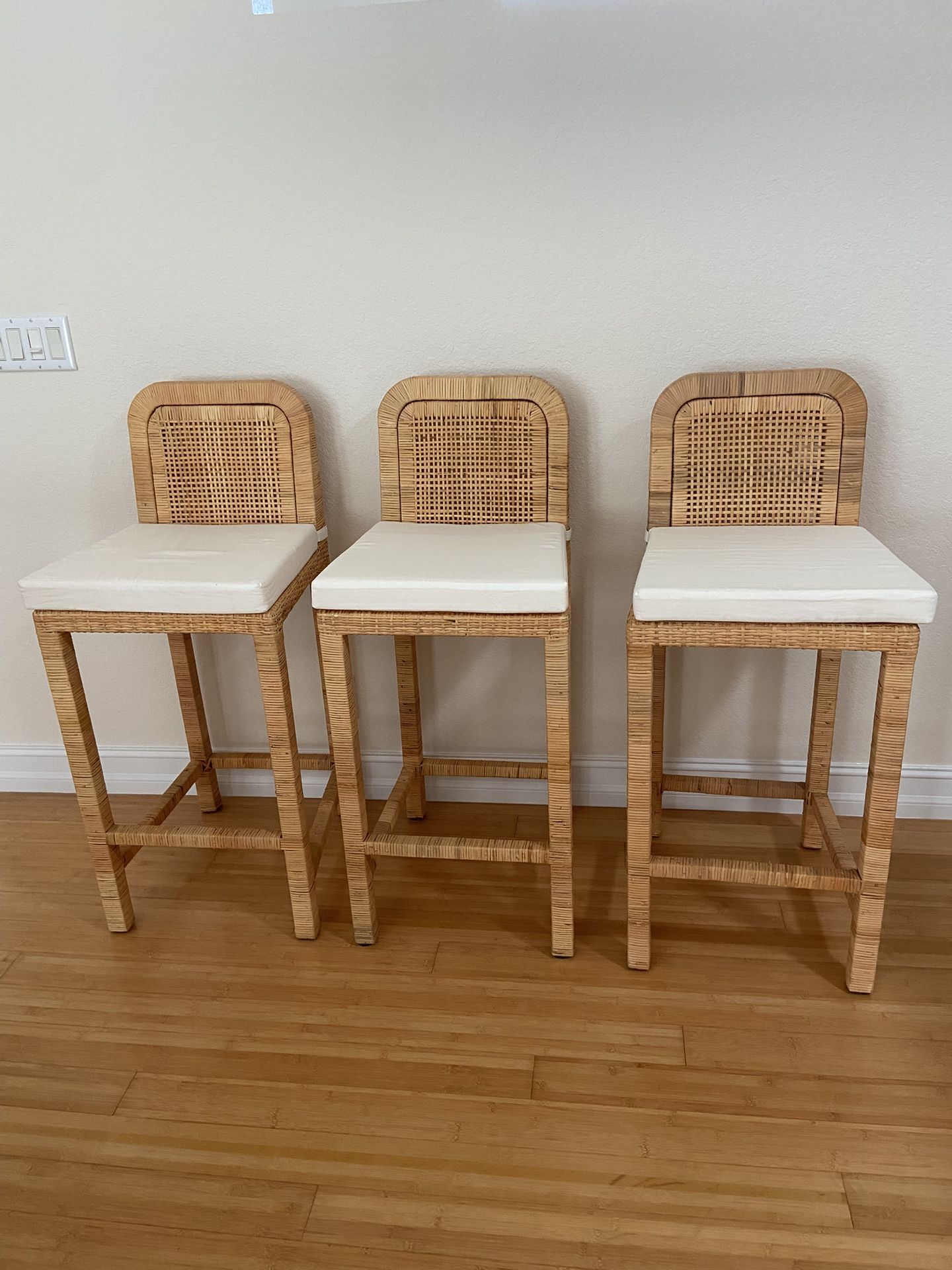 3 Bar stools, 30 inch, Serena and Lily inspired, bar height,stylish,sturdy, perfect condition in Hobe Sound