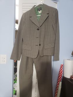 Office suit size 14