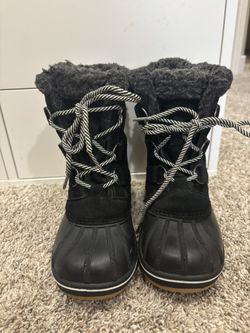 Cat & Jack Boys snow Boots Size 13