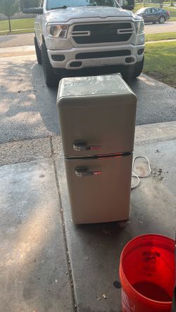 Mini fridge and freezer