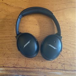 Bose QuietComfort 45 headphones 
