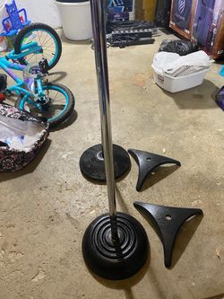 Used microphone stands