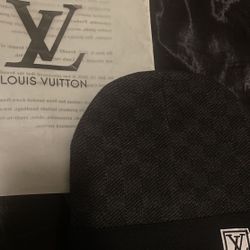 Black LV Benie 