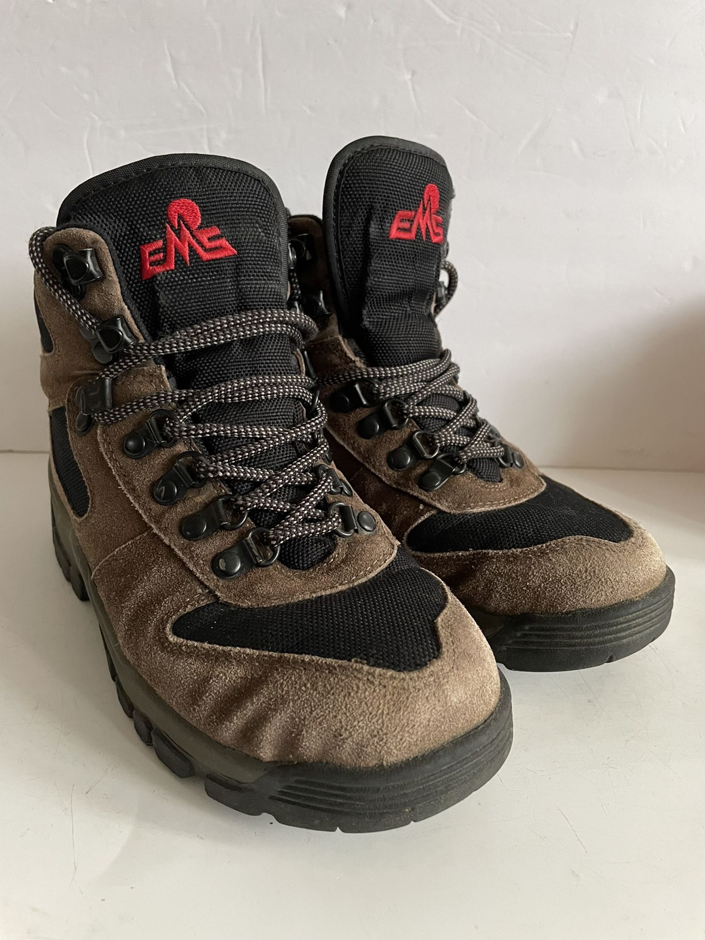 ems women's hiking boots