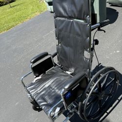 Reclining wheelchair