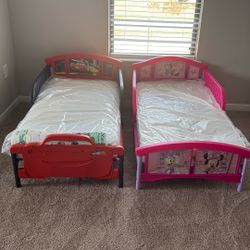 Kars and MINNIE TODDLER BED W/ MATTRESS