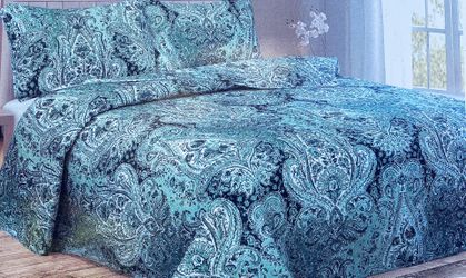Queen/Full Quilt Set