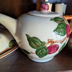 Franciscan Ware teapot