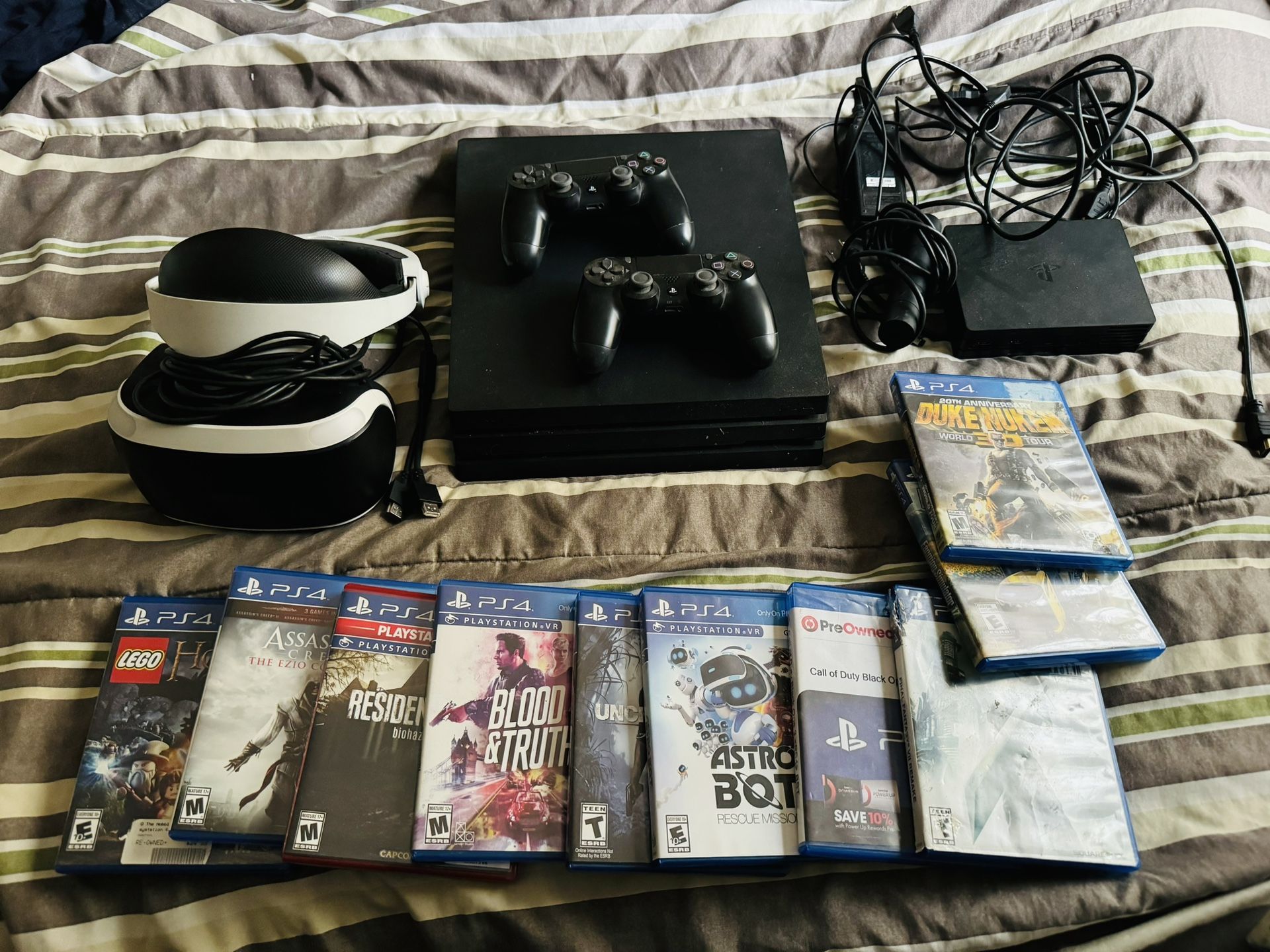 PS4 Pro w/VR Headset