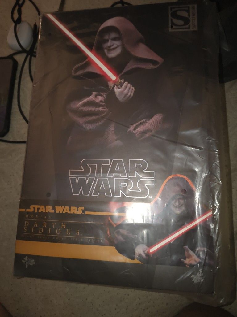 Hot Toys MMS745 Star Wars Revenge ROTS Darth Sidious Standard Edition 1/6 Sealed