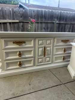 Dresser