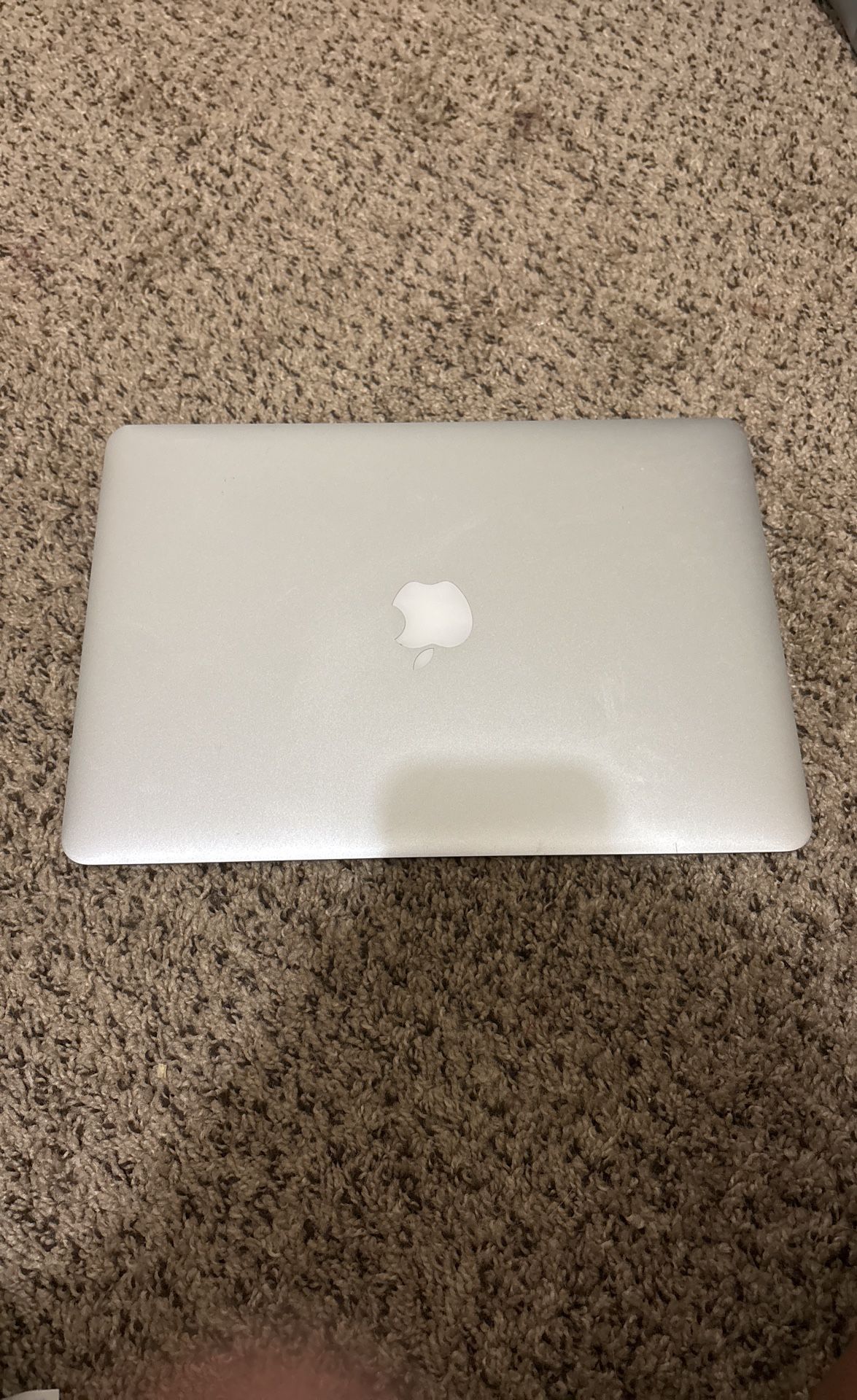 MacBook Air 13-inch (2017)