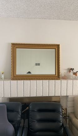 Wall mirror