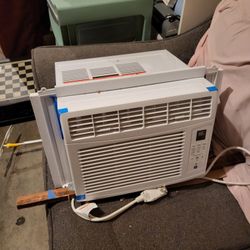 WINDOW AC UNIT