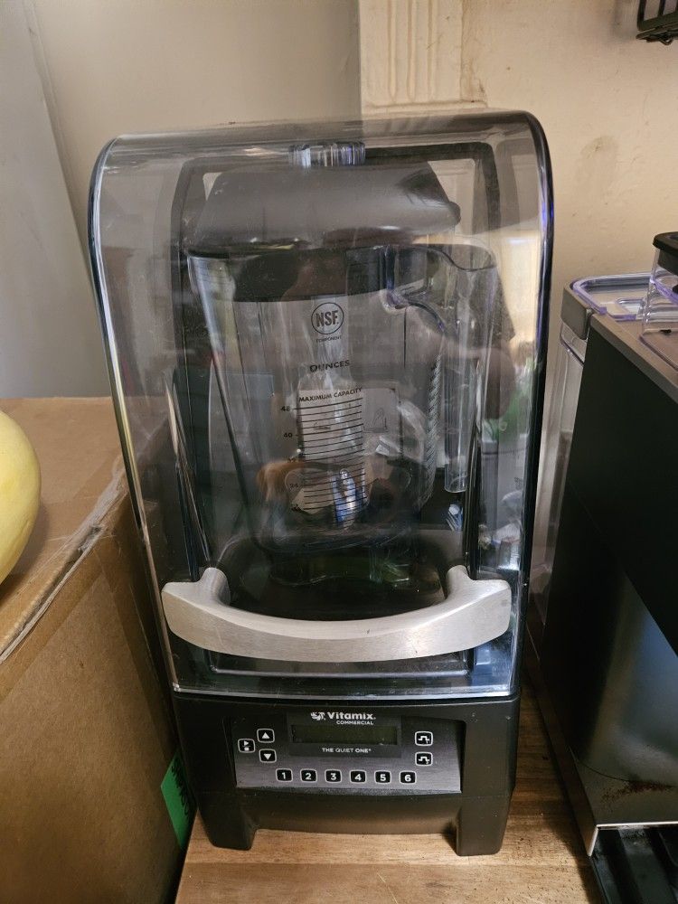 Vitamix Commercial Version - Lightly Used Residential