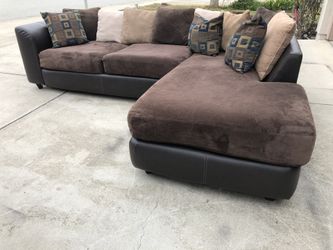 Macy’s high quality sectional w washable covers