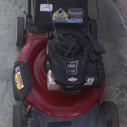 Brigstratton Push Mower Running Perfectly Working Condition Tested Before Buy It 5.50ex.    140$$$ Cash Only 