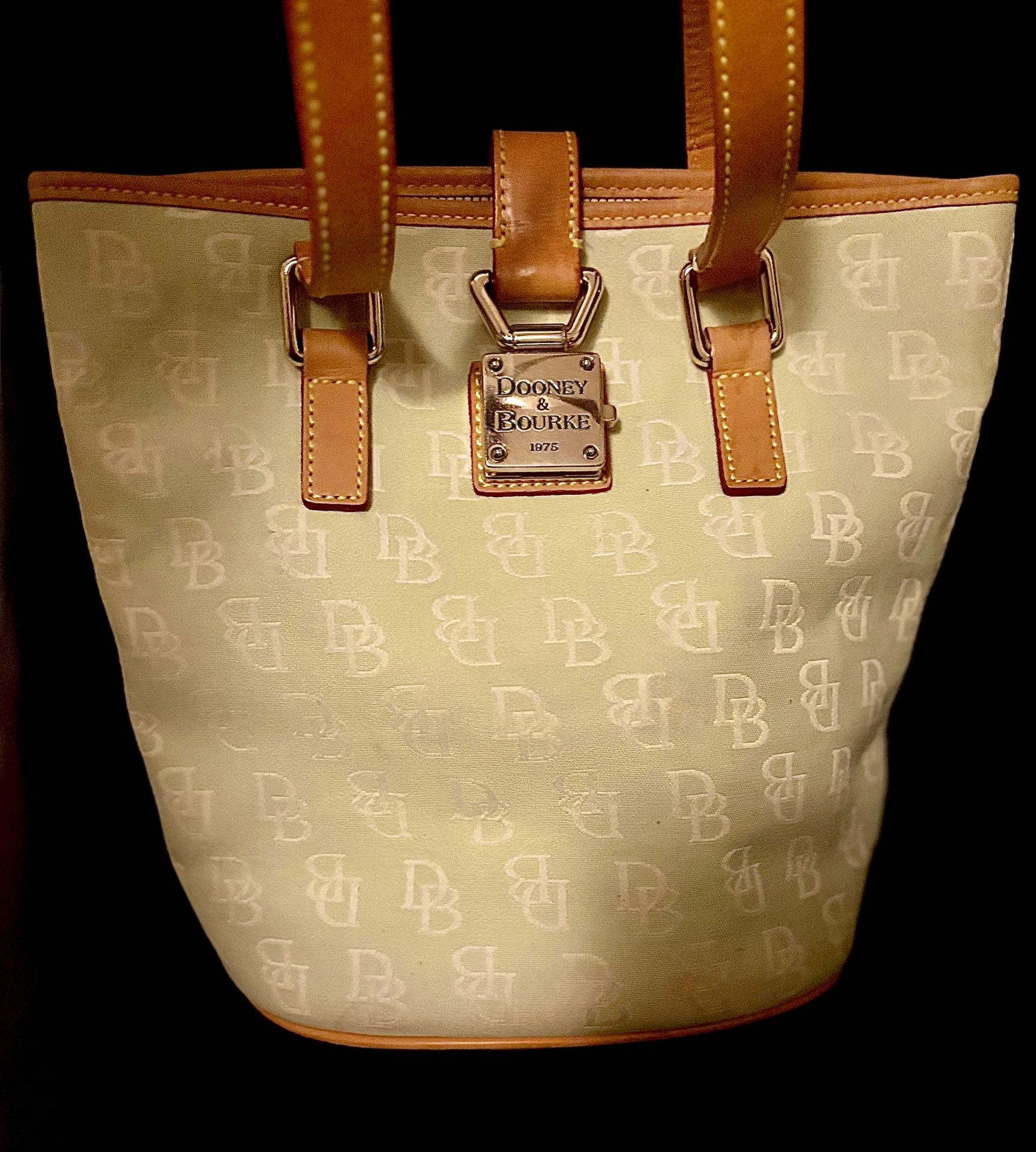 Dooney & Bourke