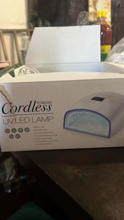 Cordless rechargeable UV/LED LAMP