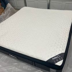 Puffy Lux Hybrid Mattress, King, Like New, Excellent Condition