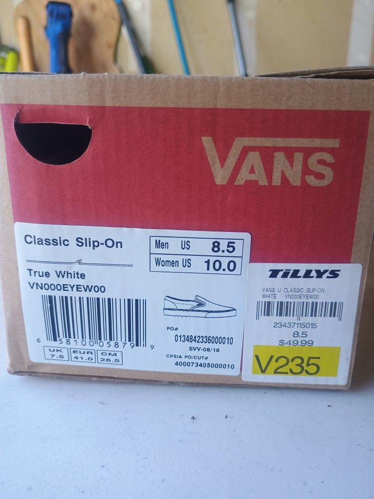 New in the box Vans classic true white slip ons - M size 8.5 or W size 10