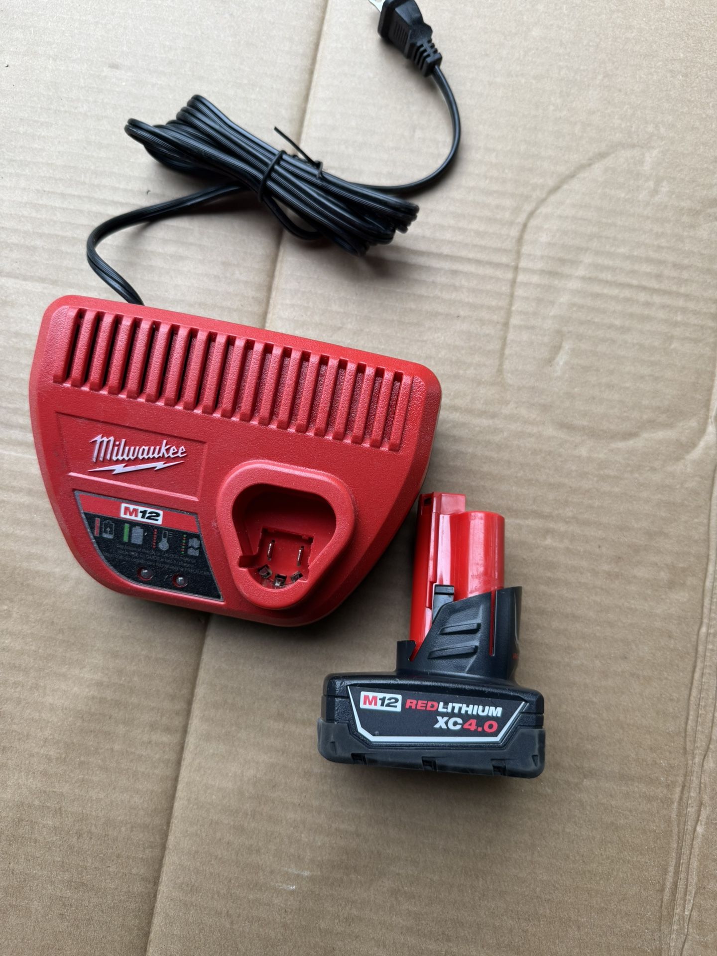 Milwaukee Battery M12 4ah And Charger 