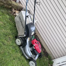 Honda Lawn Mower $700+ In store 