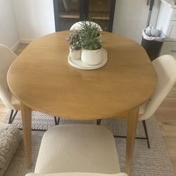 Dining table and 4 chairs
