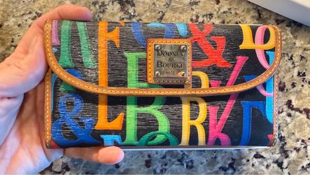 Dooney & Bourke wallet