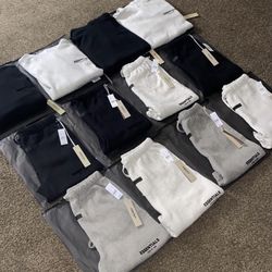 ESSENTIAL SHORTS, SWEATERS AND SWEATS‼️