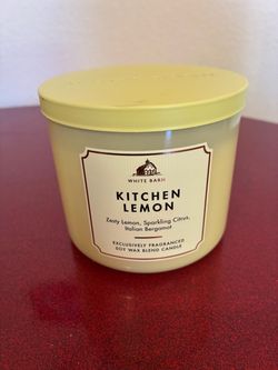 NEW! White Barn Lemon Candle
